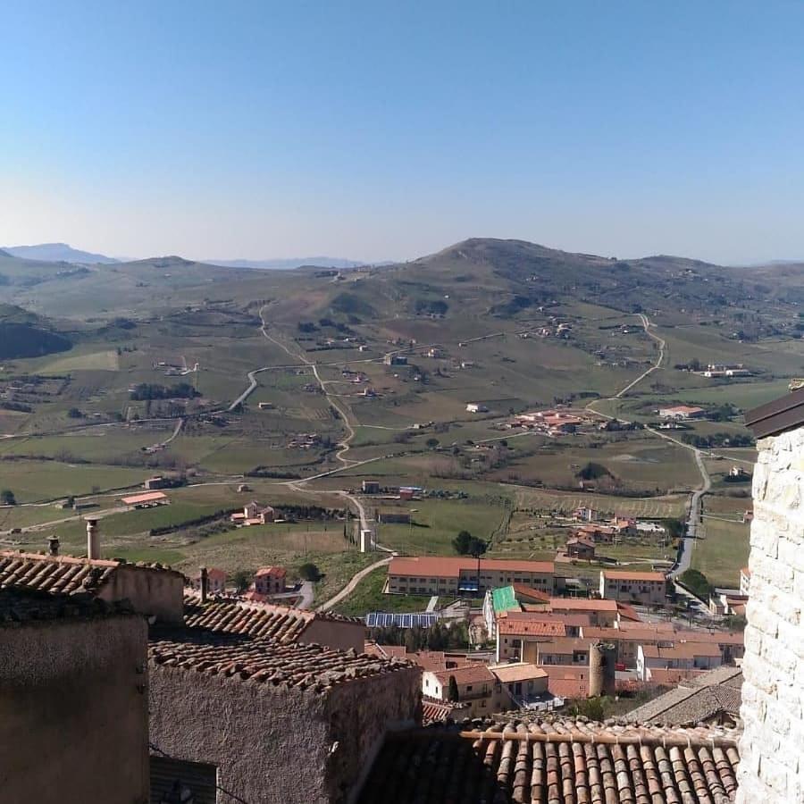La Nicchia Di Gangi Apartment Exterior foto