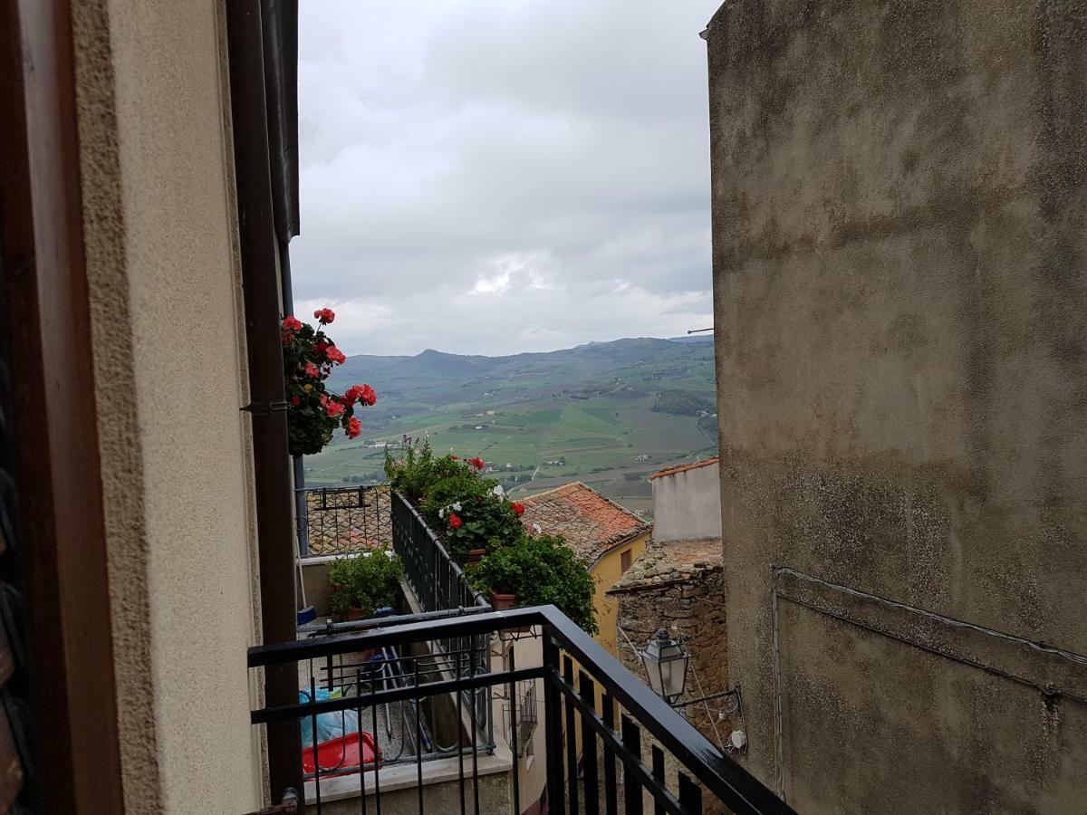 La Nicchia Di Gangi Apartment Exterior foto
