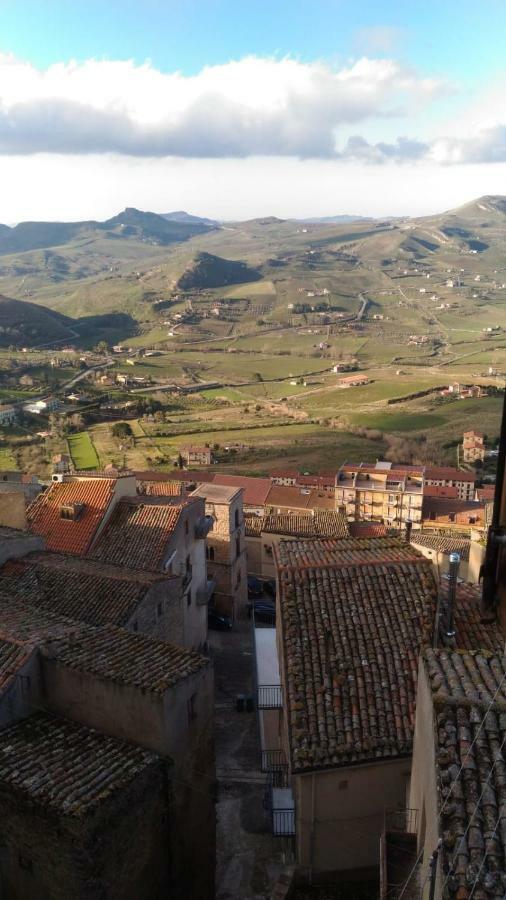 La Nicchia Di Gangi Apartment Exterior foto